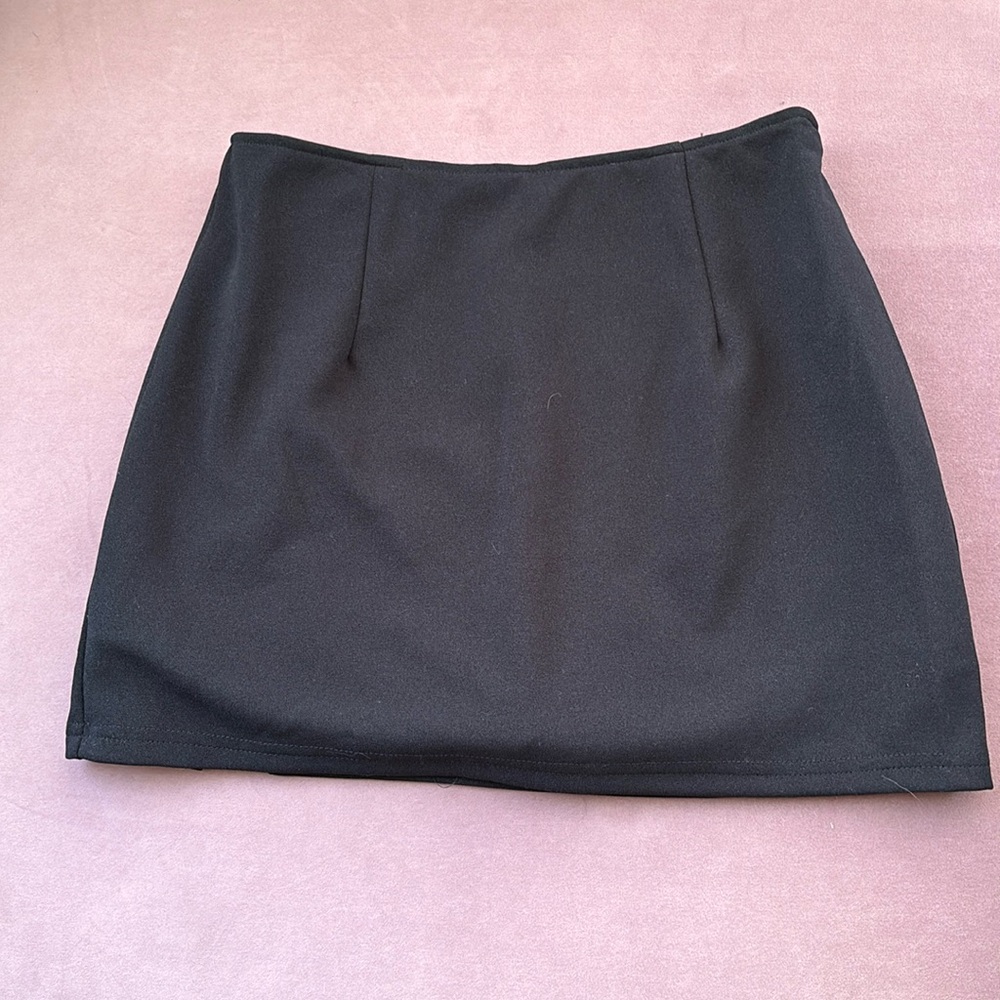 Black skort